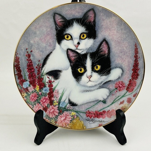 Purrfect Pairs Bonnie & Betsy‎ Cats Danbury Mint Decorator Plate Guzman-Forbes - Picture 1 of 4